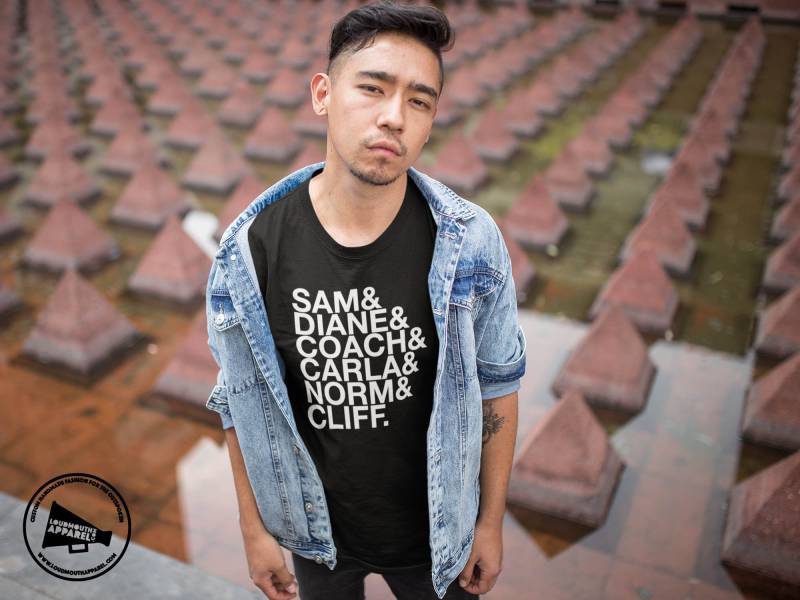 Cheers Tv Charaktere 80Er Jahre Tv-Show Unisex T-Shirt von LoudmouthApparel