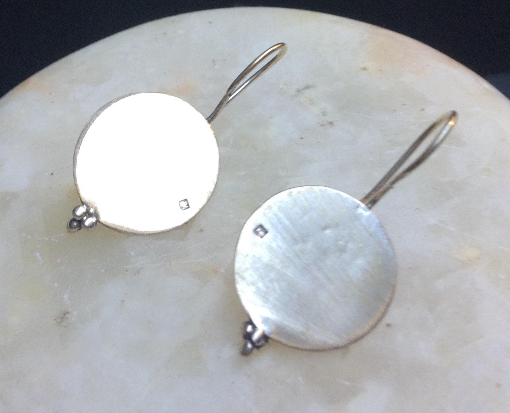 Elegante Silberne Scheiben Ohrringe, Jemenitisch Inspiriert, Handgefertigt in Kairo Elegante Silberne Scheiben Ohrringe, Jemenitisch Inspiriert, Handgefertigt in Kairo von LouisFarouk