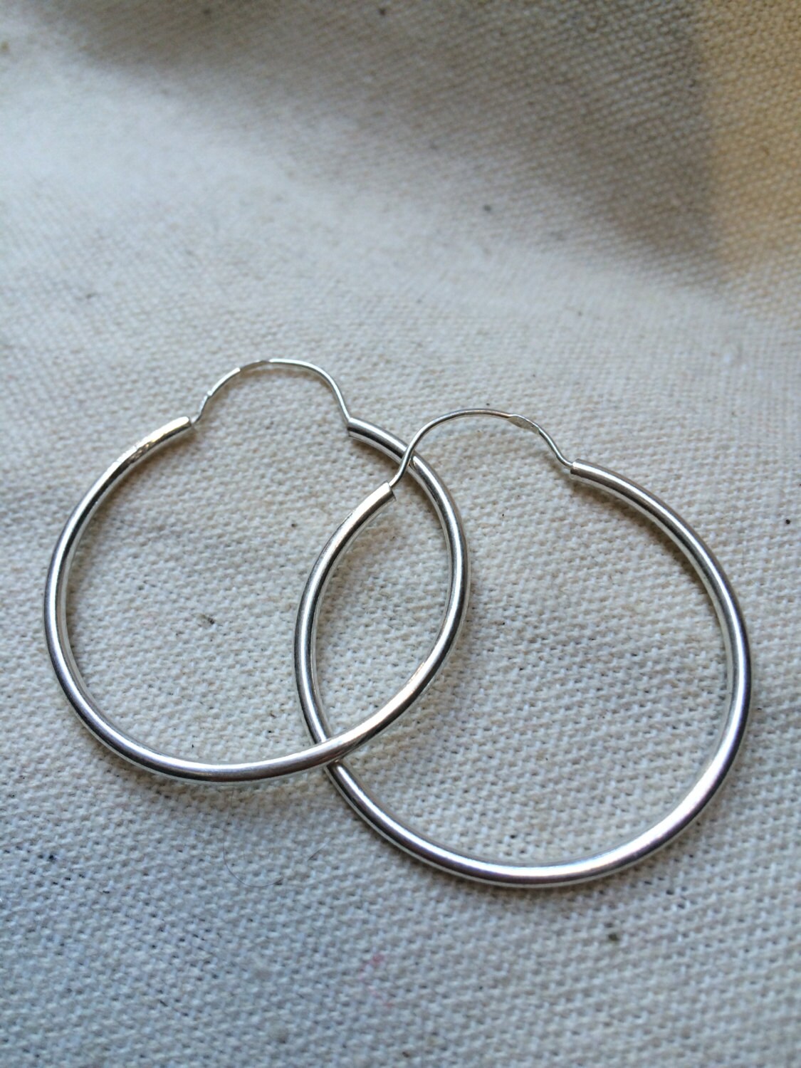 Super Schlichte, Elegante Silberne Creolen, Handgefertigt in Kairo Super Schlichte, Elegante Silberne Creolen, Handgefertigt in Kairo von LouisFarouk