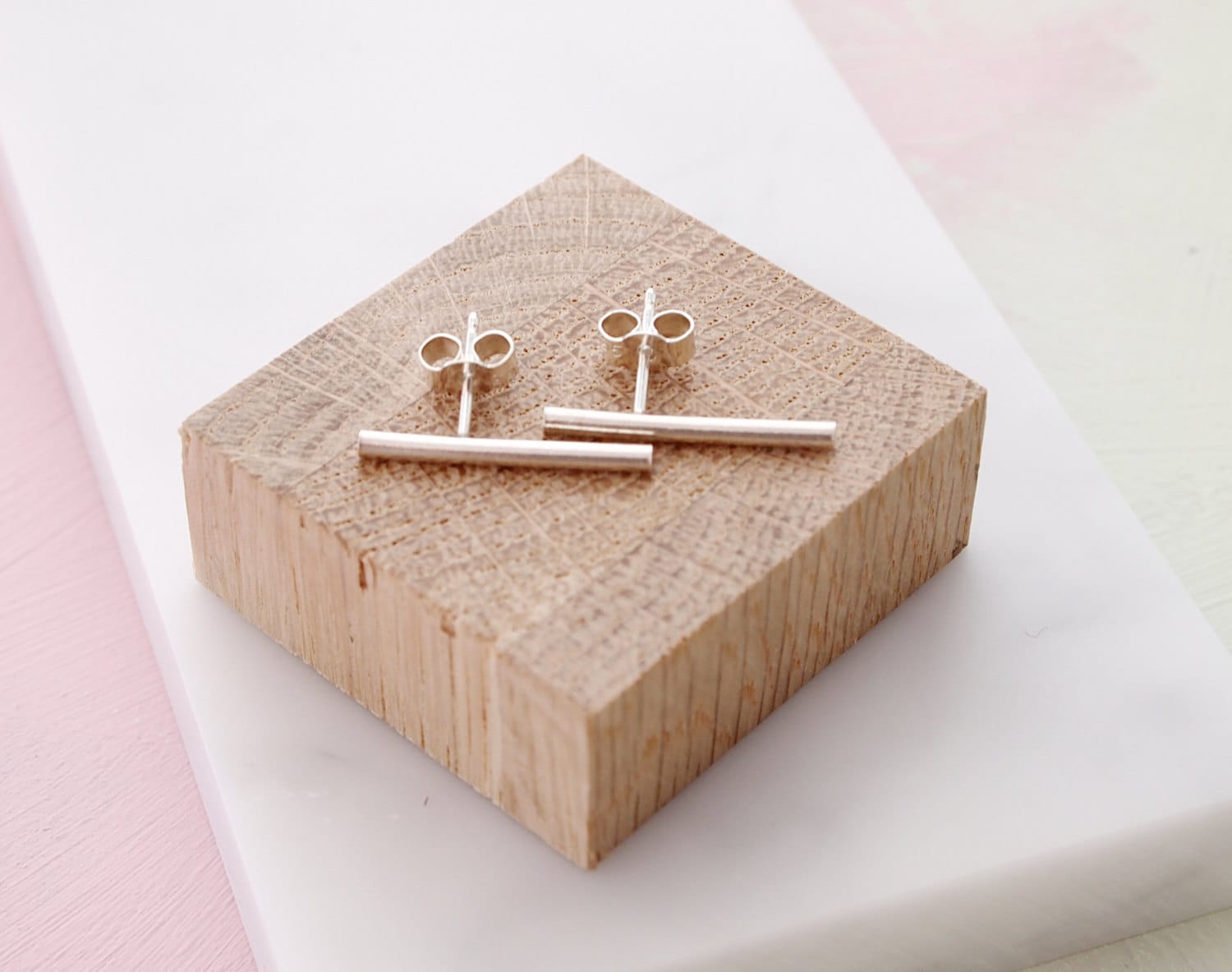 Runde Bar Studs Runde Bar Studs von LouiseBuchanDesign