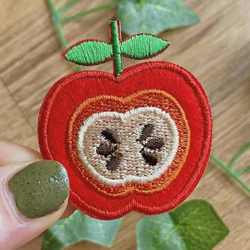 1x Red Apple Vintage Iron On Patch | Fruit Embroidery Transfer Pattern Cute Patches von Louisenkind