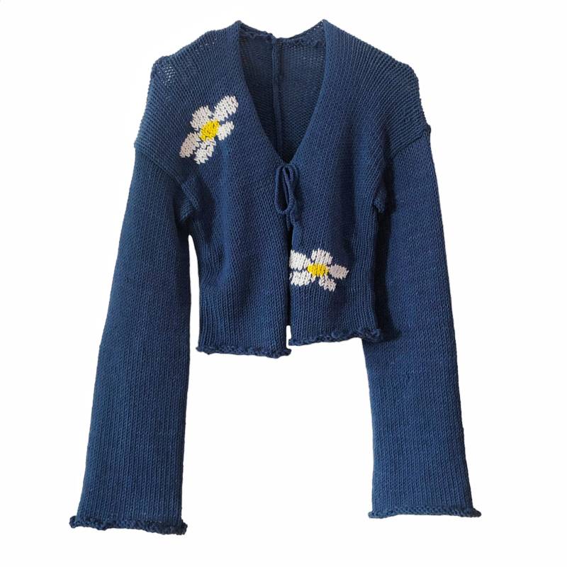 Vintage Inspired Chunky Daisy Flower Knit Cardigan von Louisenkind