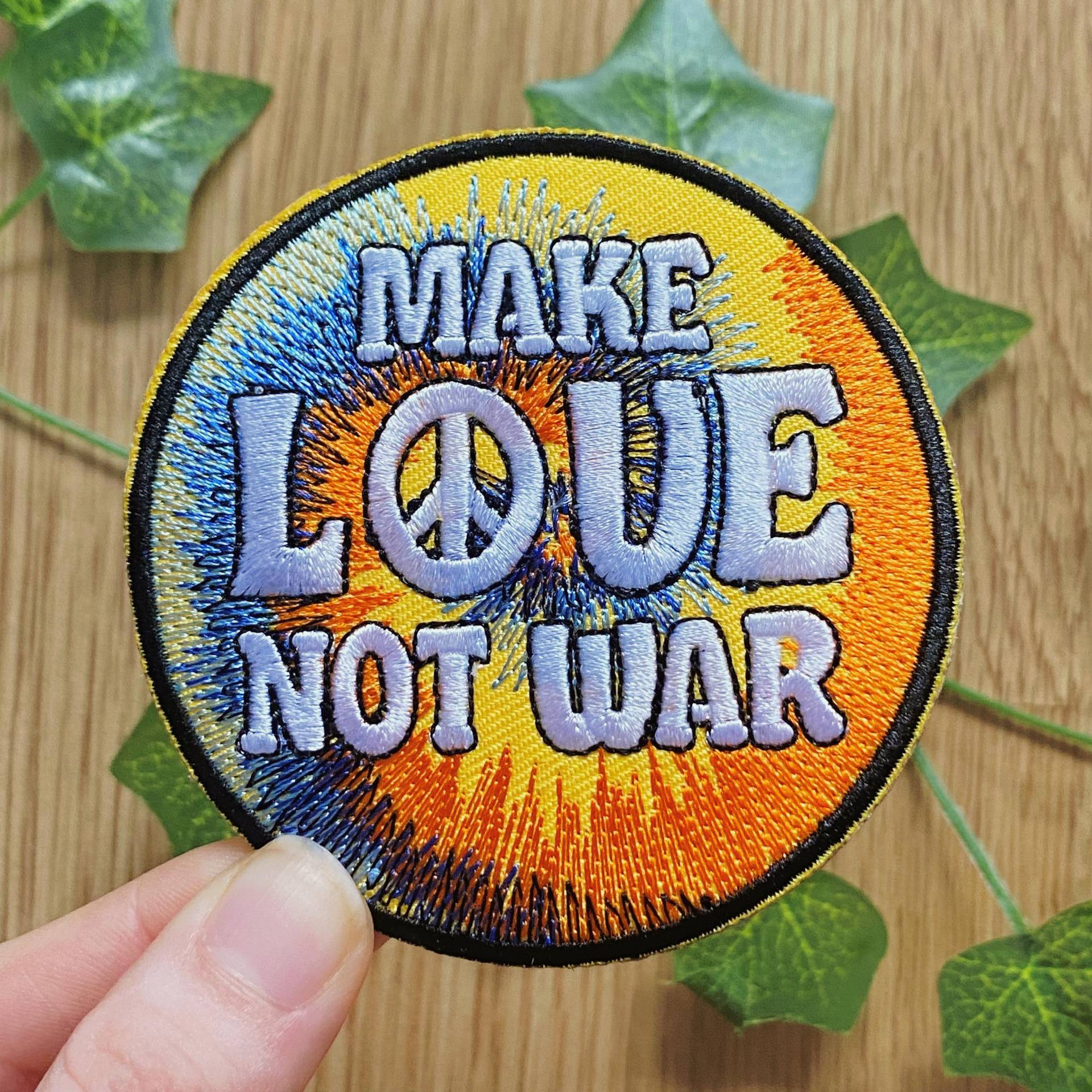 Vintage Make Love Not War Peace Iron On Patch | Hippie Embroidery Transfer Pattern Tie-Dye von Louisenkind