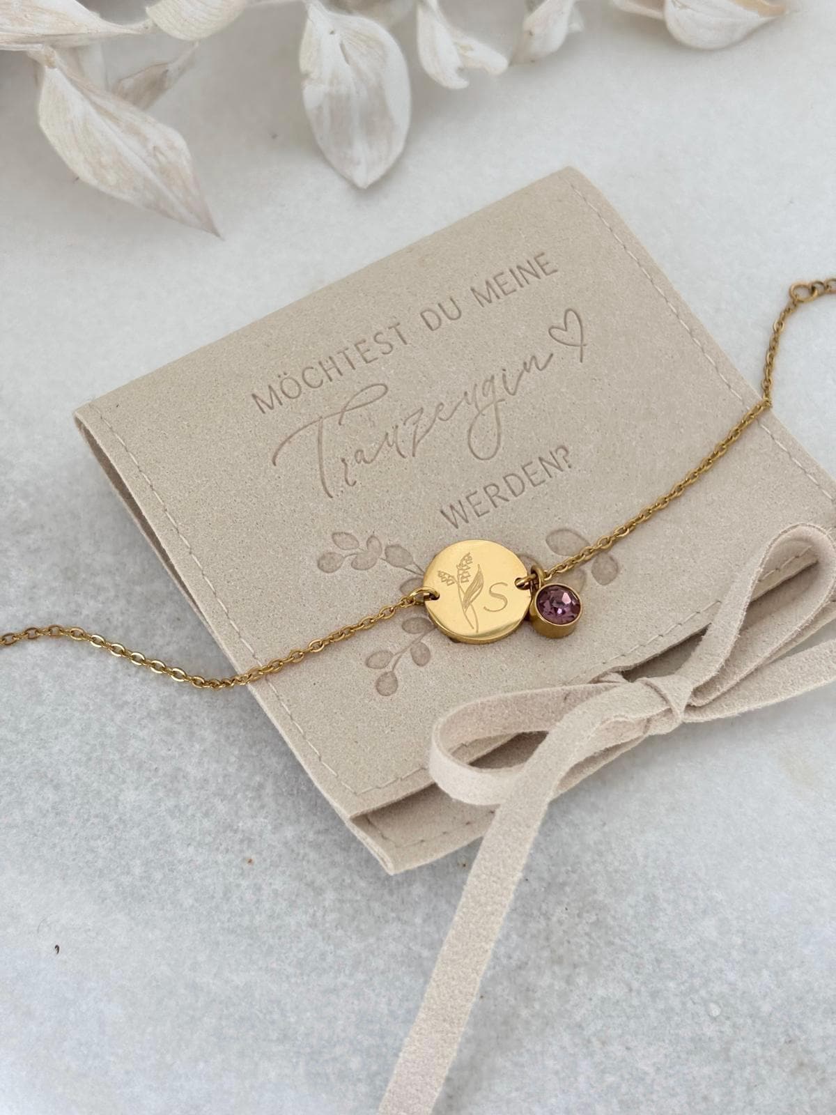 Armband Mit Personalisiertem Gravurplättchen | Geburtsstein| Gold, Rose, Silber |Brautjungfer, Trauzeugin, Braut, Mama, Beste Freundin von LoulousWithLove