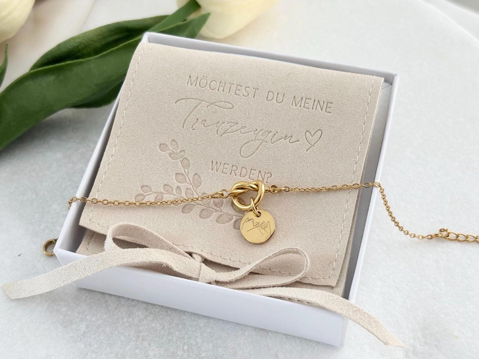 Knotenarmband Mit Personalisiertem Gravurplättchen | Edelstahl, Gold, Rose, Silber |Brautjungfern, Trauzeugin, Braut, Mama, Beste Freundin von LoulousWithLove