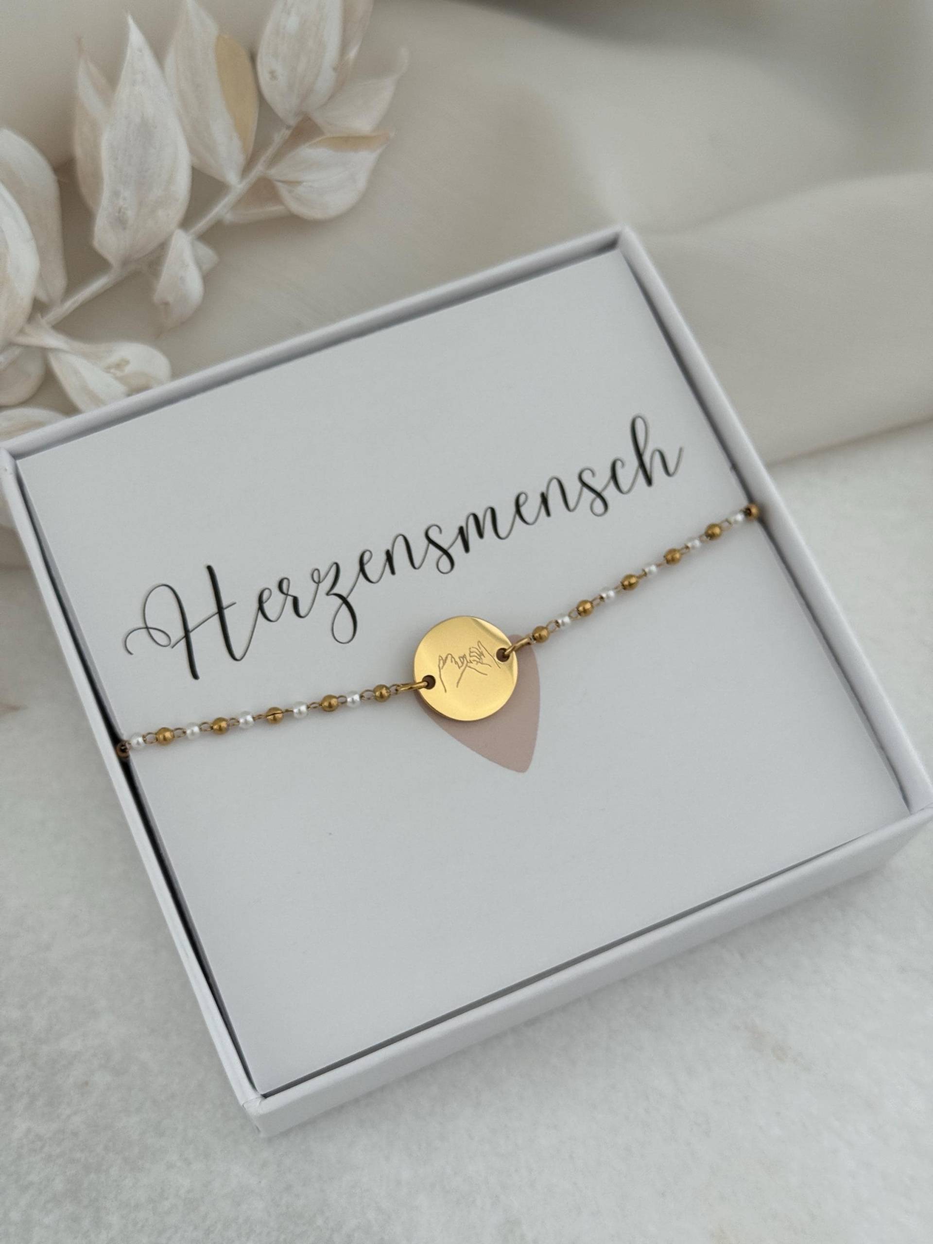Perlenarmband Mit Personalisiertem Gravurplättchen | Edelstahl, Gold, Rose, Silber |Brautjungfern, Trauzeugin, Braut, Mama, Beste Freundin von LoulousWithLove