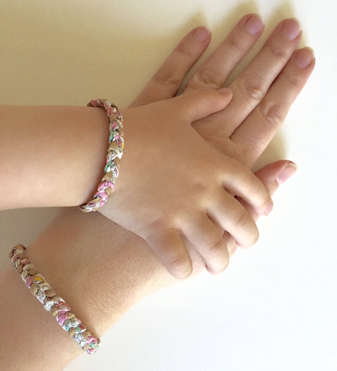 Mom/Babybox Ein Mom-Armband Und Ein Kinderarmband in Freedom Betsy Ann Süß Rosa von Loulybulle