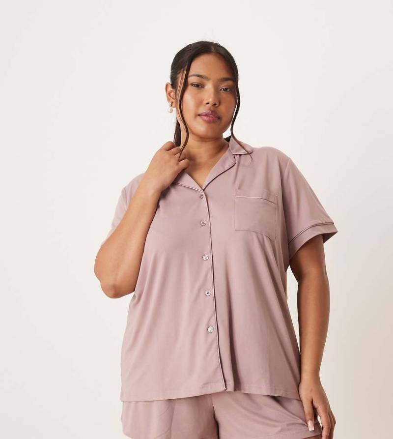 Loungeable Curve - Sehr weicher Jersey-Pyjama in staubigem Malve mit kurzärmligem Hemd und Shorts-Rosa von Loungeable