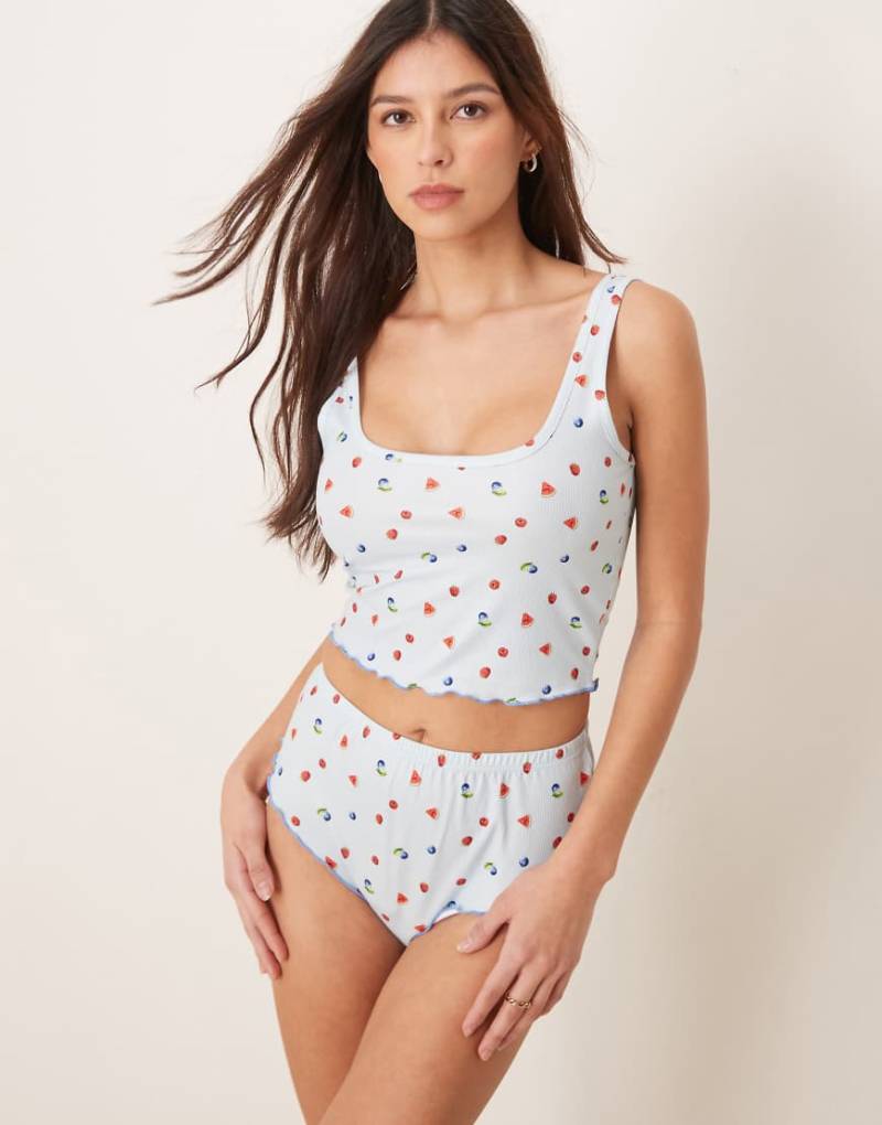 Loungeable - Pyjama in Blau mit Fruchtmuster und zarter Waffelstruktur, aus Trägertop und Höschen-Bunt von Loungeable