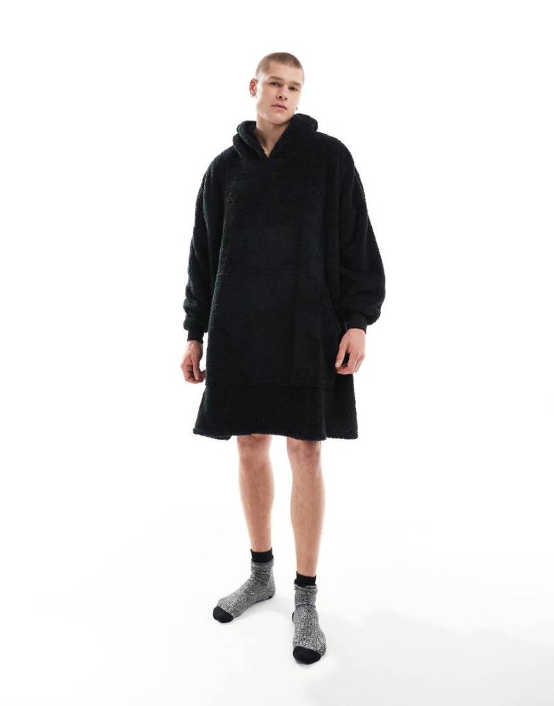 Loungeable - Kuschel-Kapuzenpullover aus Sherpa-Fleece in Schwarz von Loungeable
