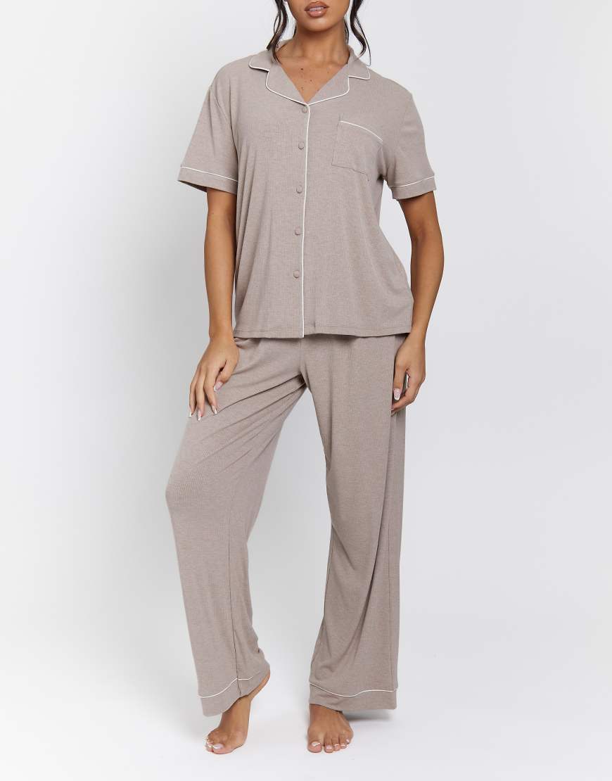 Loungeable - Ladies - Gerippter Pyjama in Hellbeige-Brown Loungeable - Ladies - Gerippter Pyjama in Hellbeige-Brown von Loungeable