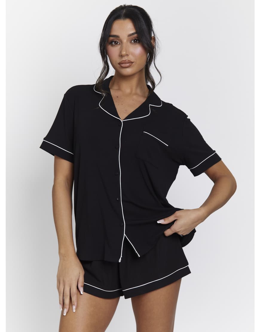 Loungeable - Ladies - Klassischer kurzer Pyjama in Schwarz mit Rippstruktur von Loungeable