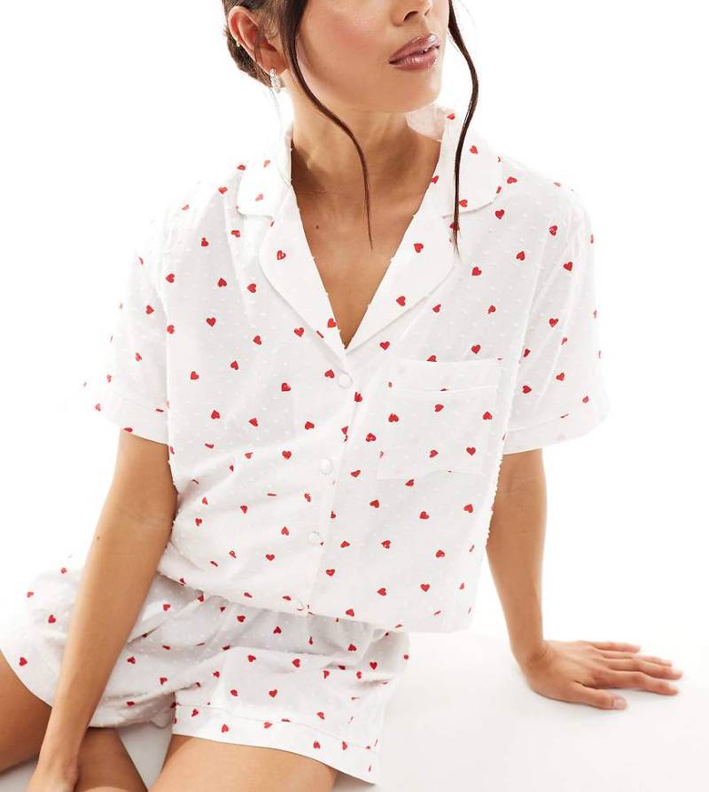 Loungeable - Pyjama-Set aus kurzärmligem Jersey-Hemd und Shorts in Elfenbein mit Noppenstruktur-Weiß von Loungeable