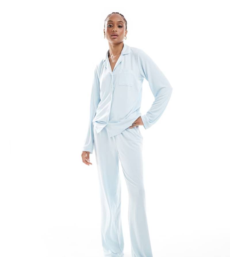 Loungeable Tall - Superweicher Jersey-Pyjama in Eisblau mit Paspelierung, aus Oberteil mit Reverskragen und weit geschnittener Hose von Loungeable