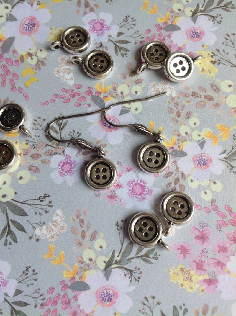Knopf Ohrringe Schmuck Silber Platte Tiny Annähen Charme Thema Kleine Taste von Lousimart