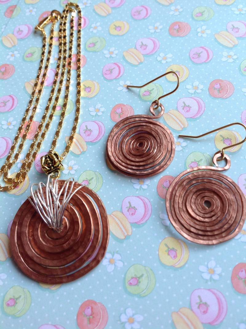 Kupfer Schmuck Set Boho Ohrringe Spirale Anhänger Handgemachte Gold Platte Kette von Lousimart