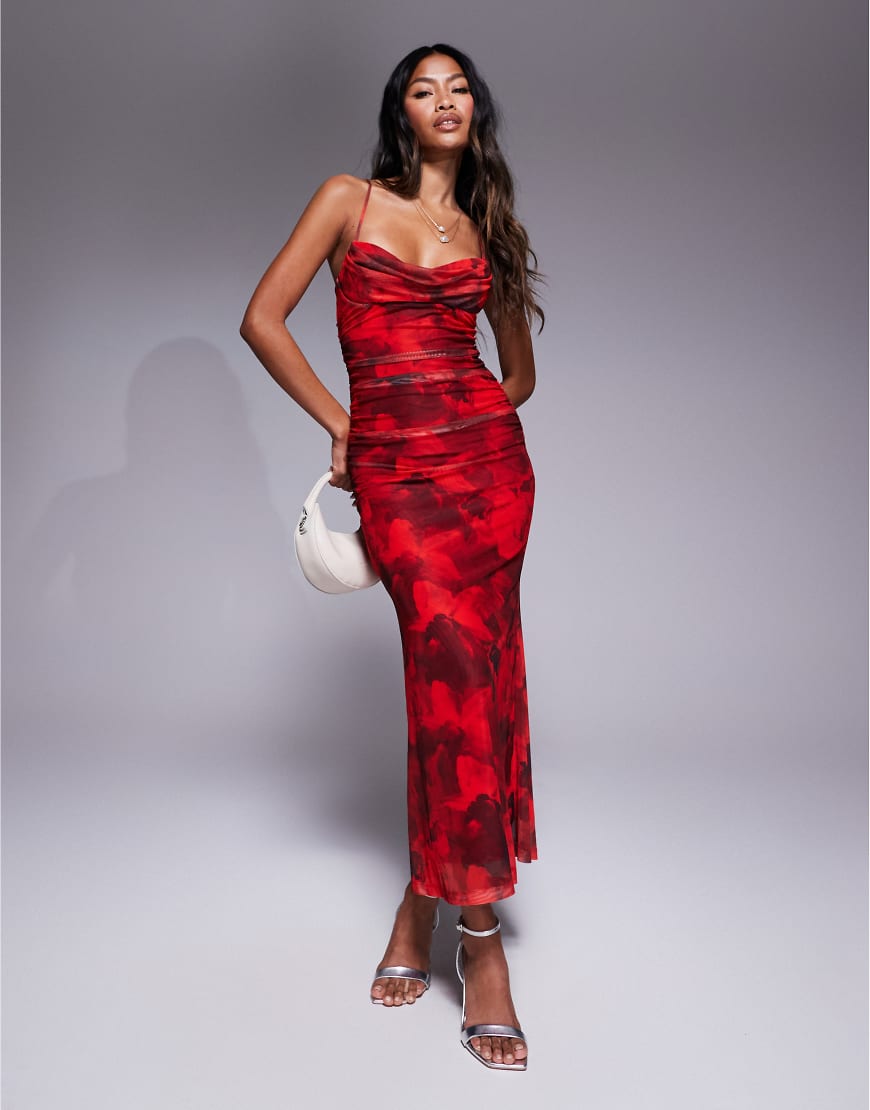 Love Triangle - Maxikleid aus Netzstoff mit rotem Rosenprint und Wasserfallausschnitt Love Triangle - Maxikleid aus Netzstoff mit rotem Rosenprint und Wasserfallausschnitt von Love Triangle