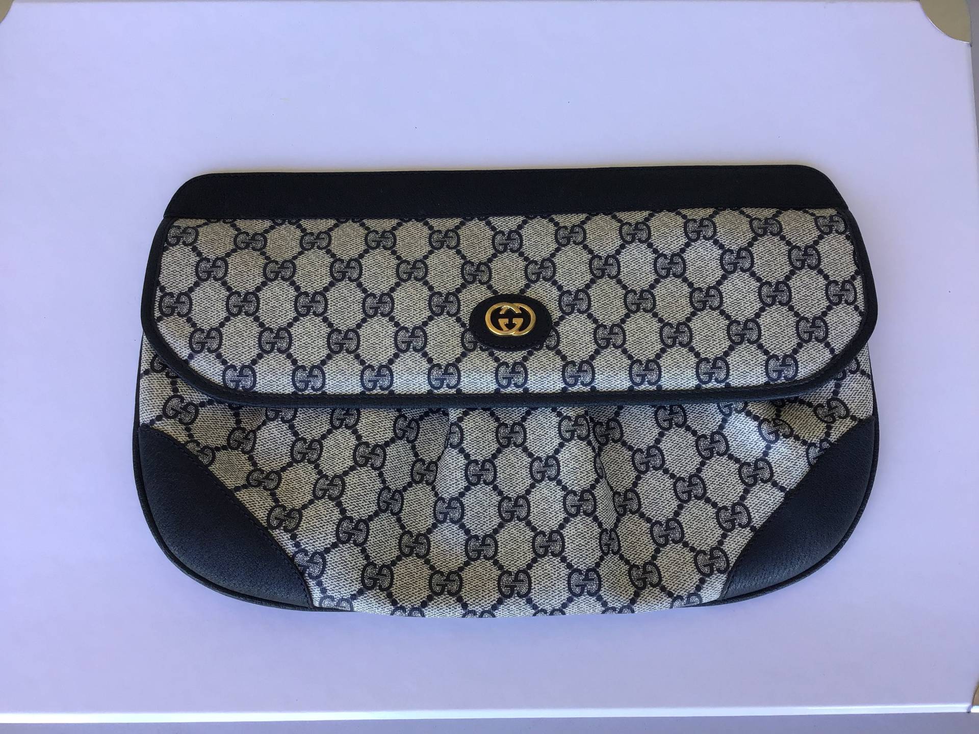 Vintage Gucci Clutch Blau Canvas Mint Außenzustand Vintage Gucci Clutch Blau Canvas Mint Außenzustand von Love2ShopByCristina