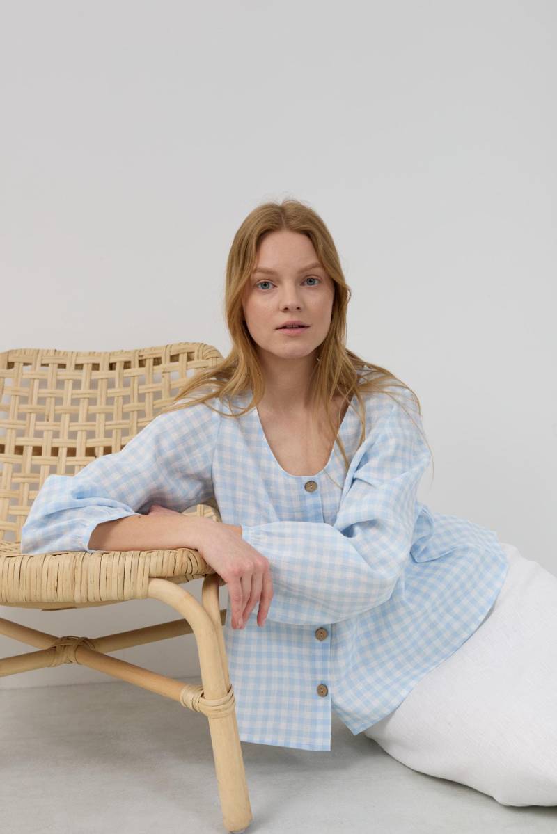 Leinenbluse Gingham, Hellblau Durchgeknöpft, Ballonärmel | Gänseblümchen von LoveAndConfuse