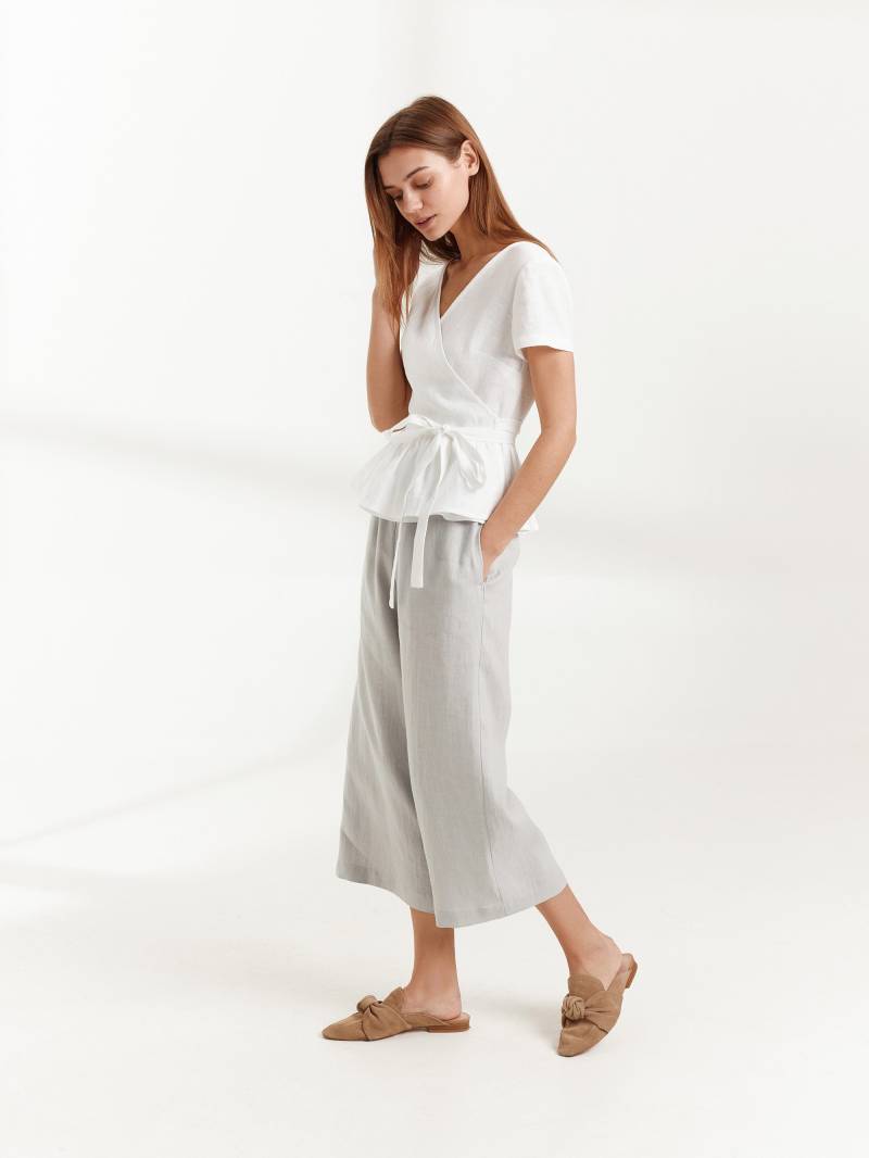 Weiße Leinen Wickelbluse, Kurzarm Sommer Top | Violeta von LoveAndConfuse