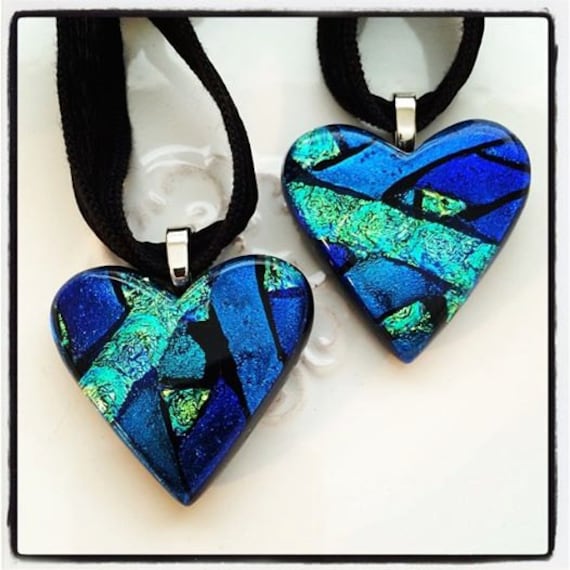 Schmelzglas Pet Feuerbestattung Schmuck ~ Lila/Blau Herz Anhänger Schmelzglas Pet Feuerbestattung Schmuck ~ Lila/Blau Herz Anhänger von LoveAshesMemorials