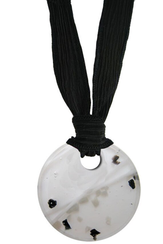 Verschmolzenes Glas Pet Feuerbestattungsschmuck ~ Abstrakter Gedenkanhänger Weiss Verschmolzenes Glas Pet Feuerbestattungsschmuck ~ Abstrakter Gedenkanhänger Weiss von LoveAshesMemorials