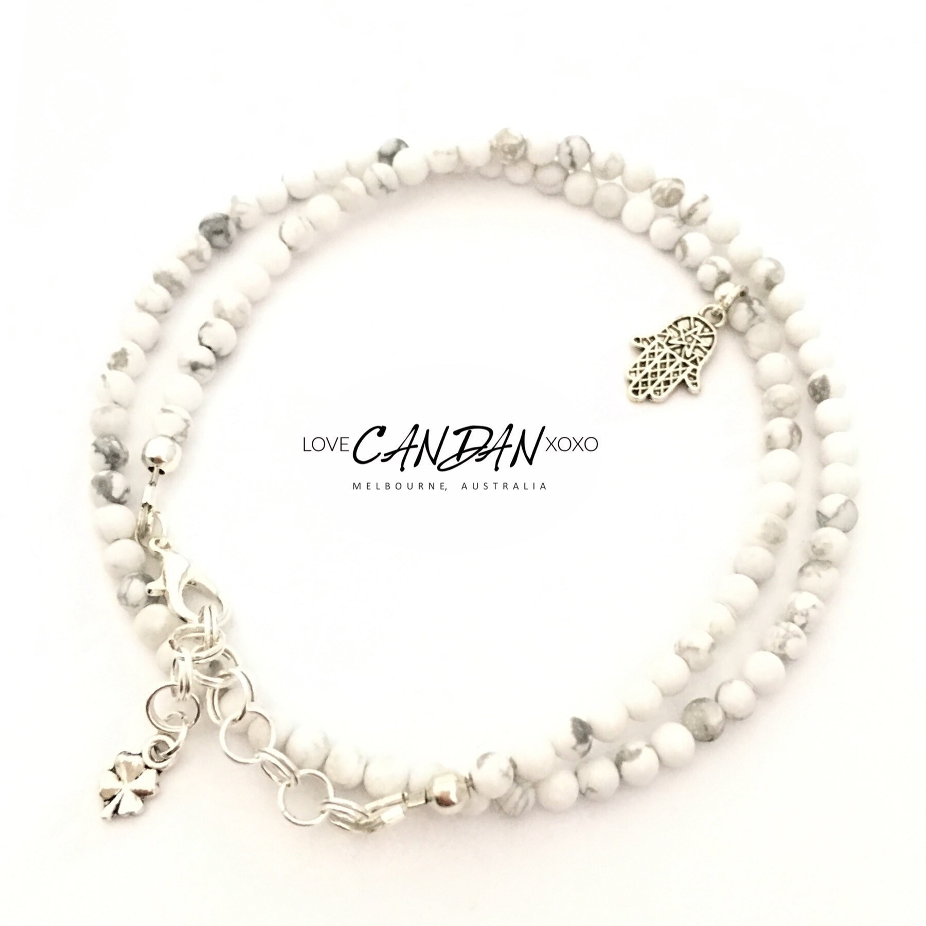 Womans Double Wrap Anklet Howlite Edelstein Perlen Hamsa Hand Und Luck Clover Charms von LoveCandanxoxo
