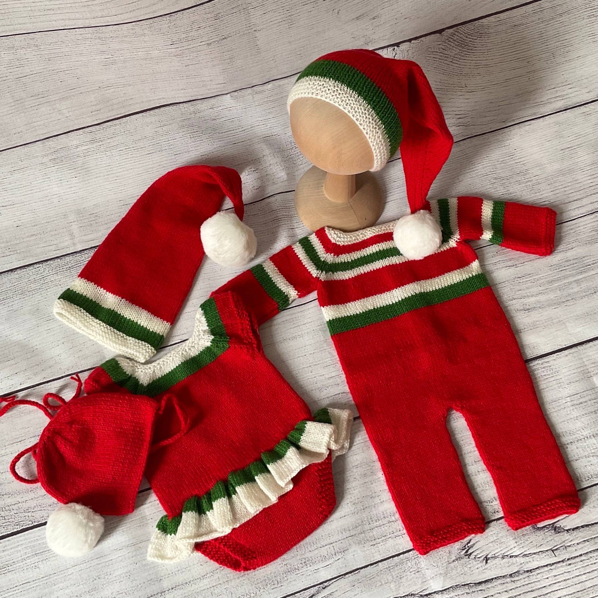 Baby Jungen Und Mädchen Neugeborene Weihnachts Strampler/Kleid & Mütze Set - Handgemacht Handgestrickt Babyfotografie von LoveFlowerStore