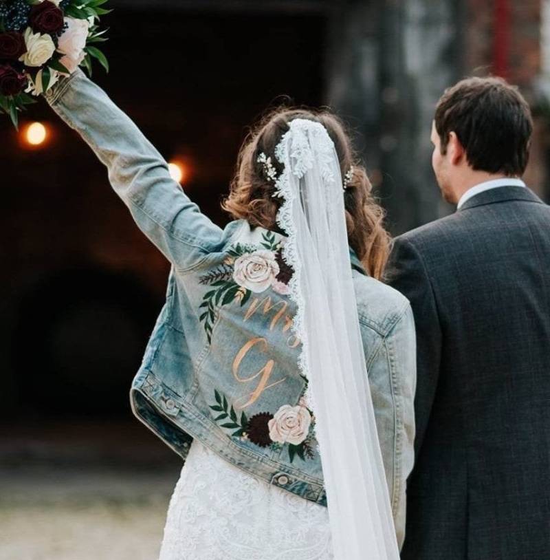 Handbemalte Hochzeitsjacke, Bemalter Jeansjacke, Monogramm, Brautjacke, Bespoke Denim Lederjacke Calligraphy, Uk von LoveFromMimosa