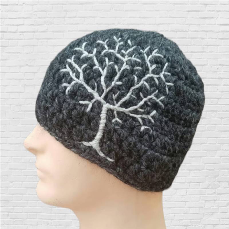 Gehäkelte Wollmütze Mit Gesticktem Lebensbaum, Anthrazit | Made To Order von LoveFuzz