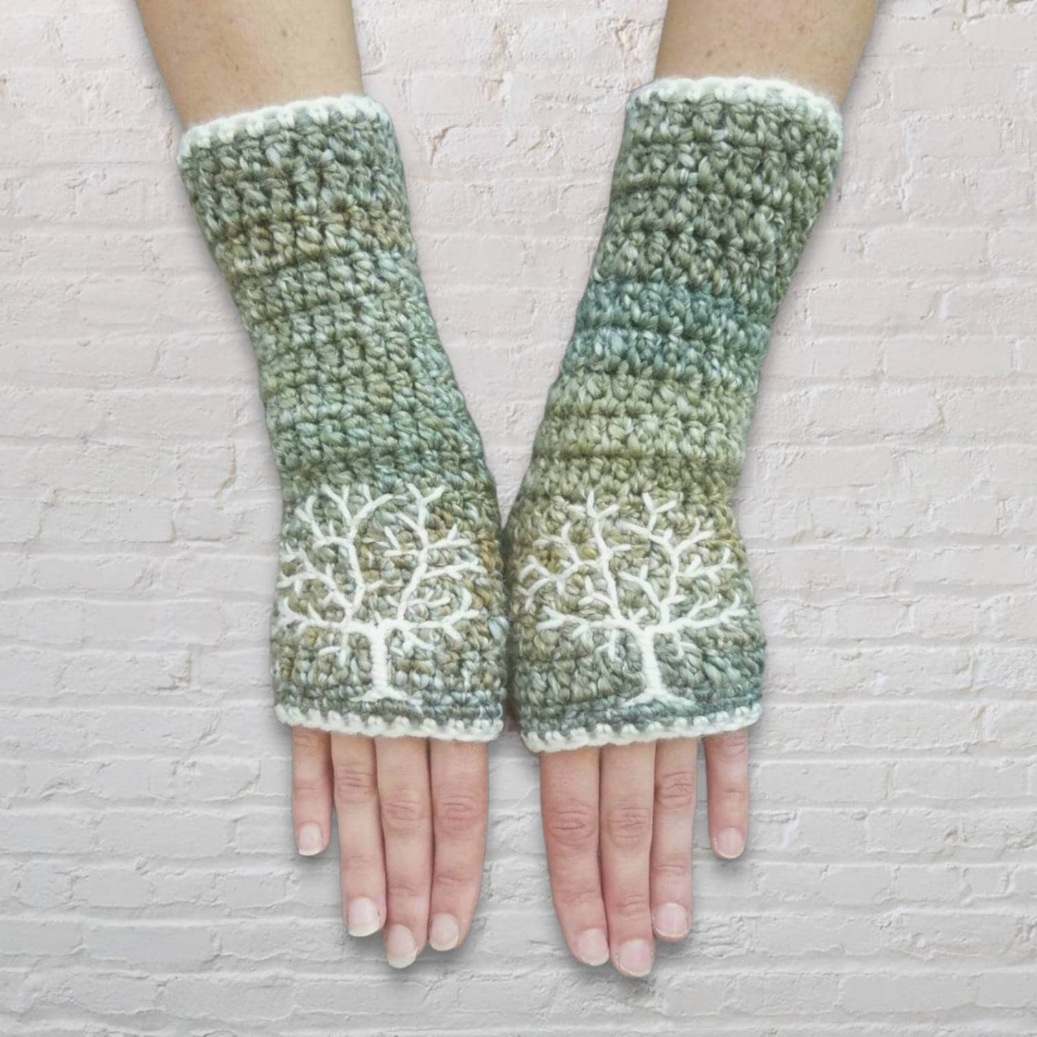 Gestickte Baum Des Lebens Fingerlose Handschuhe Gehäkelte Boho Armstulpen Gestickte Baum Des Lebens Fingerlose Handschuhe Gehäkelte Boho Armstulpen von LoveFuzz