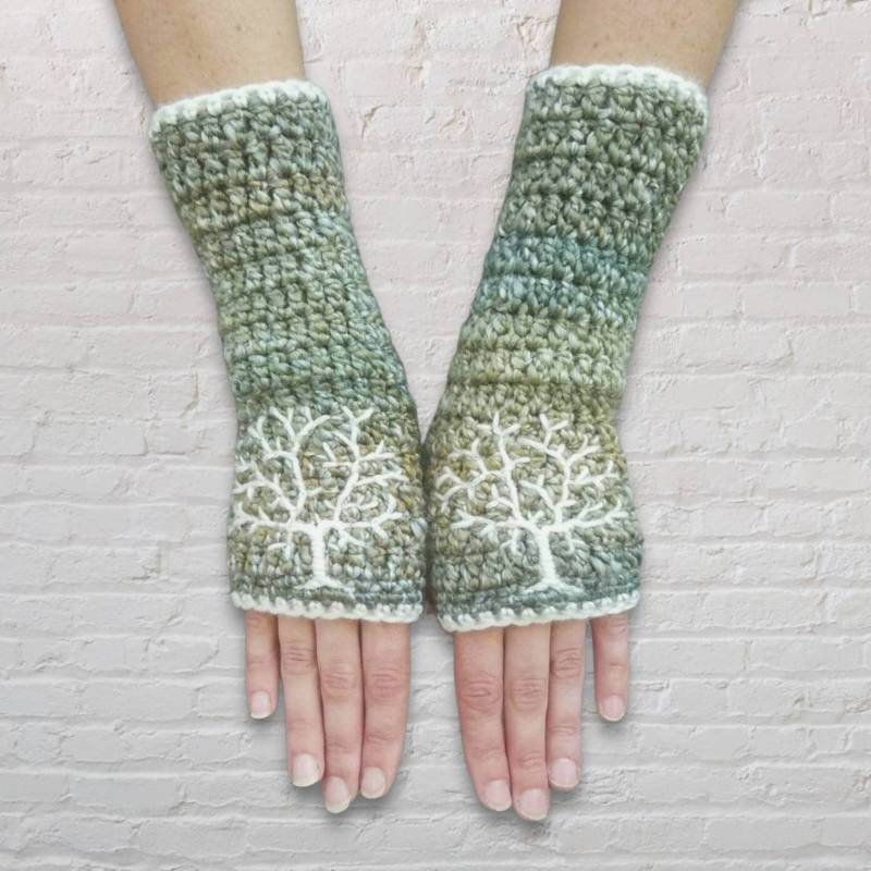 Gestickte Baum Des Lebens Fingerlose Handschuhe Gehäkelte Boho Armstulpen Gestickte Baum Des Lebens Fingerlose Handschuhe Gehäkelte Boho Armstulpen von LoveFuzz