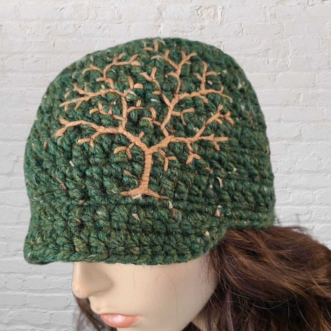 Beanie Mit Krempe Baum Des Lebens Design, Grün Und Beige, Herrenmütze, Wollmütze, Grüne Beanie, Damen Wintermütze, Wollmütze - Made To Order von LoveFuzz