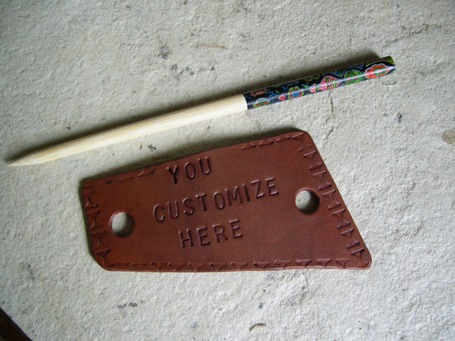 Personalisierbare Leder Haarspange Personalisierte Haarspange, Dutthalter Personalisierbare Leder Haarspange Personalisierte Haarspange, Dutthalter von LoveItLeather