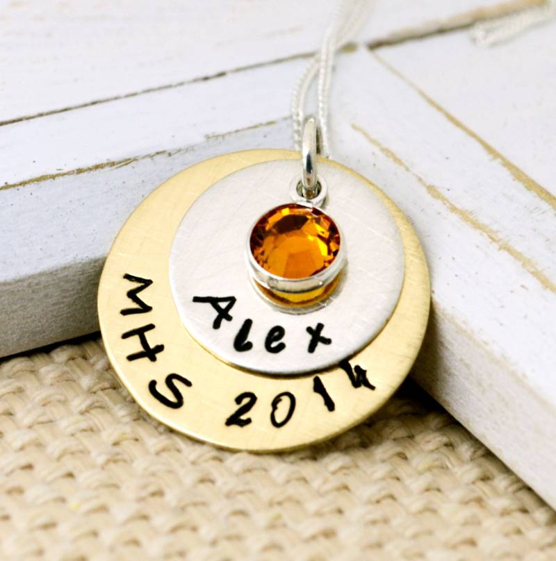 Benutzerdefinierte Abschluss Halskette, Geschenk, Schmuck, College Abschluss, High School Grad Geschenk Für Klasse Of von LoveItPersonalized