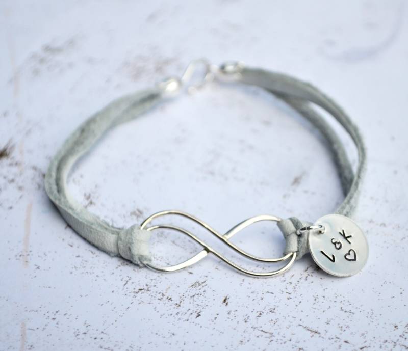 Leder Infinity Armband - Personalisiertes Sterling Silber Schmuck Freundschaftsarmband Geschenk Für Muttertag Jahrestag Hochzeit von LoveItPersonalized