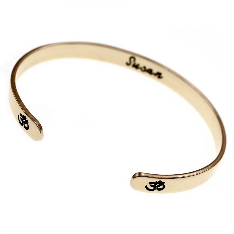 Namaste Om Strukturiertes Messing Manschettenarmband, Ohm Armband, Yoga, Aum, Yoga Schmuck, Om, Benutzerdefiniertes Versteckte Geheime Nachricht von LoveItPersonalized