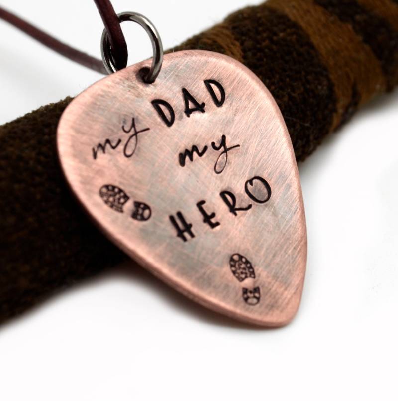 Personalisierte Plektrum Halskette Für Männer, Geschenk Ihn, Oxidiertes Kupfer Halskette, Papa, Großvater Geschenk, Freund Personalisierte Plektrum Halskette Für Männer, Geschenk Ihn, Oxidiertes Kupfer Halskette, Papa, Großvater Geschenk, Freund von LoveItPersonalized