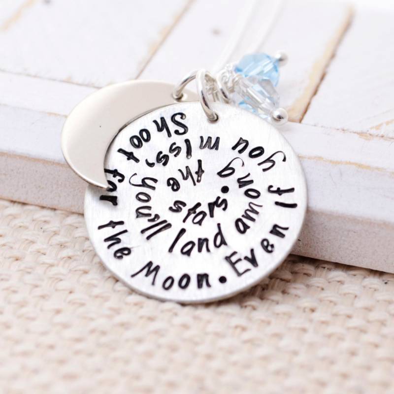 Personalisierte Shoot For The Moon Halskette, Sterling Silber Schmuck Mit Crystal Birthstones Mond Charm, Geschenk Für Sie, Abschlussgeschenk von LoveItPersonalized