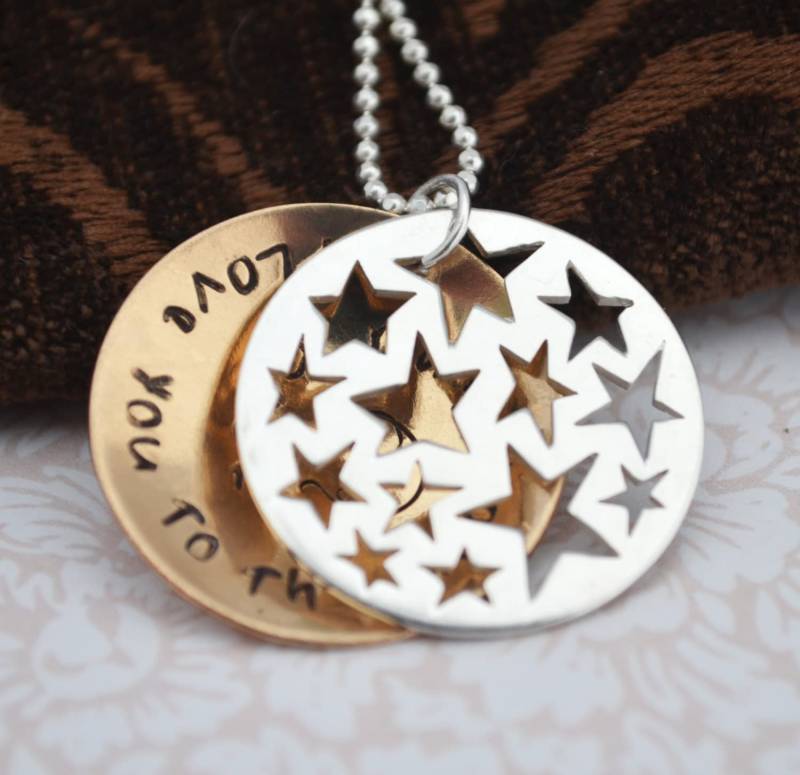 Weihnachtsgeschenk Halskette, Ich Liebe Dich Bis Zum Mond Personalisierte Geschenk Für Oma, Großmutter Medaillon Mama Weihnachtsgeschenk Halskette, Ich Liebe Dich Bis Zum Mond Personalisierte Geschenk Für Oma, Großmutter Medaillon Mama von LoveItPersonalized
