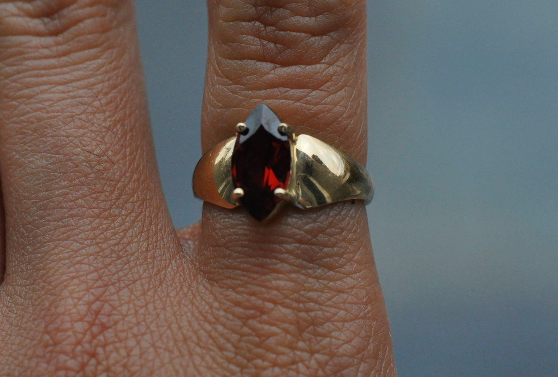 10K Solid Gold Granat Ringe - Vintage Größe 5, 75 Marquis Cut Solitär Ring Verlobungsring Geburtsstein 10K Solid Gold Granat Ringe - Vintage Größe 5, 75 Marquis Cut Solitär Ring Verlobungsring Geburtsstein von LoveJewelryByJ
