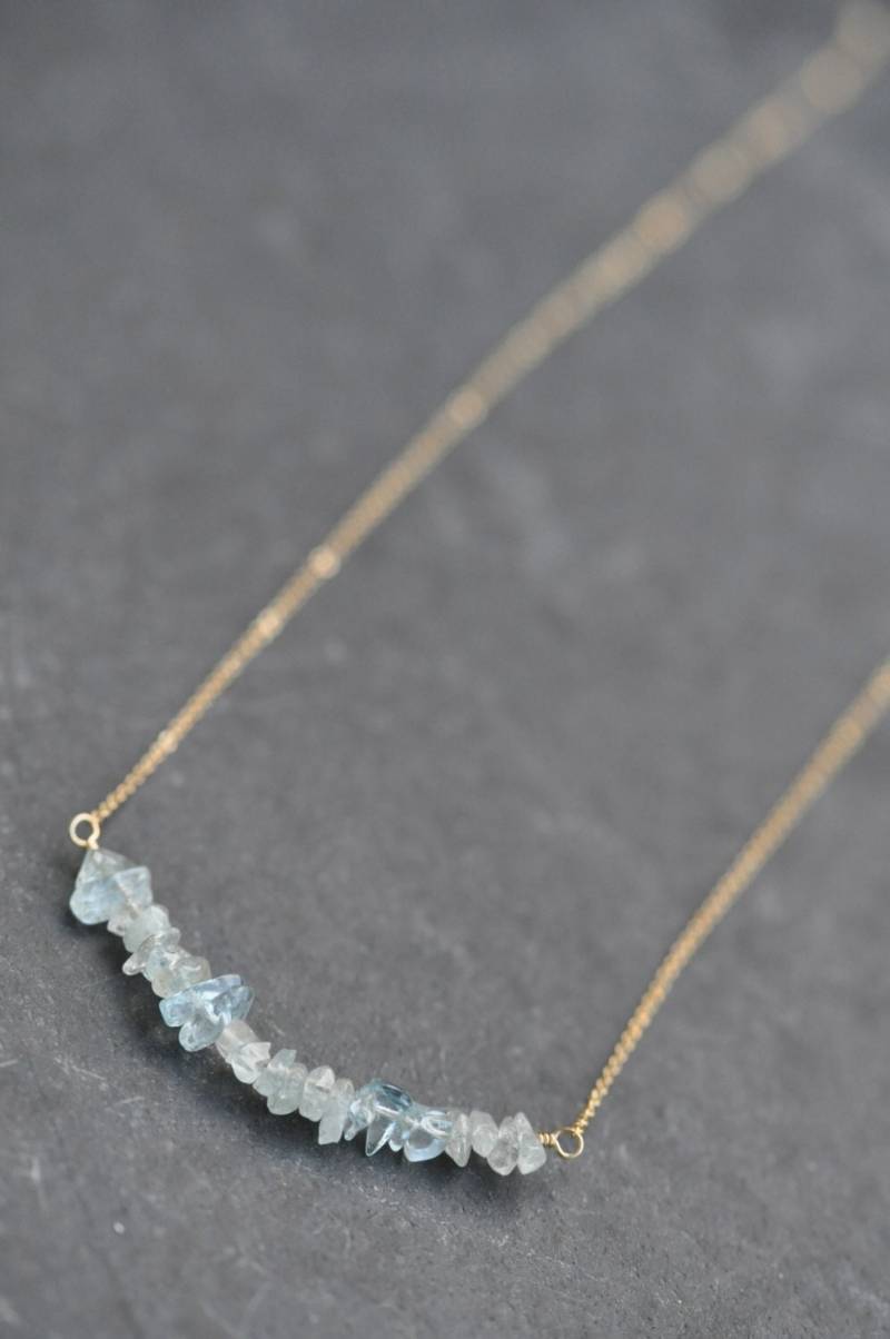 Aquamarin Bar Halskette, Gold März Geburtsstein Halskette von LoveJewelryByJ