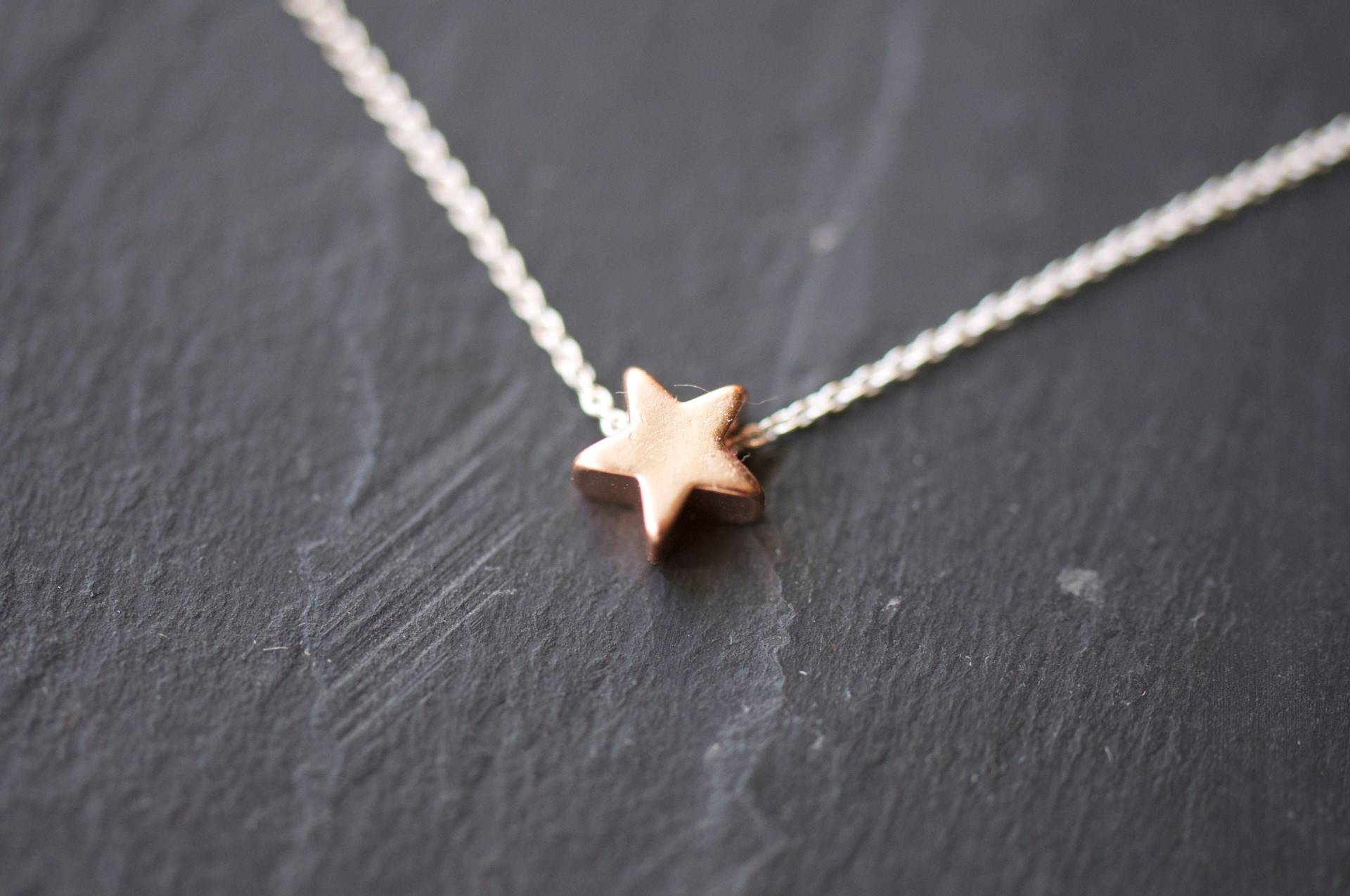 Rose Gold Stern Halskette Auf Zarten Sterling Silber Kette, Zierliche Halskette, Alltägliche Rose Gold Stern Halskette Auf Zarten Sterling Silber Kette, Zierliche Halskette, Alltägliche von LoveJewelryByJ
