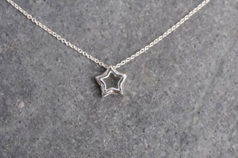 Star Halskette - Sterling Silber Kette Mit Sterling Öffnen Sterne Charms Star Halskette - Sterling Silber Kette Mit Sterling Öffnen Sterne Charms von LoveJewelryByJ