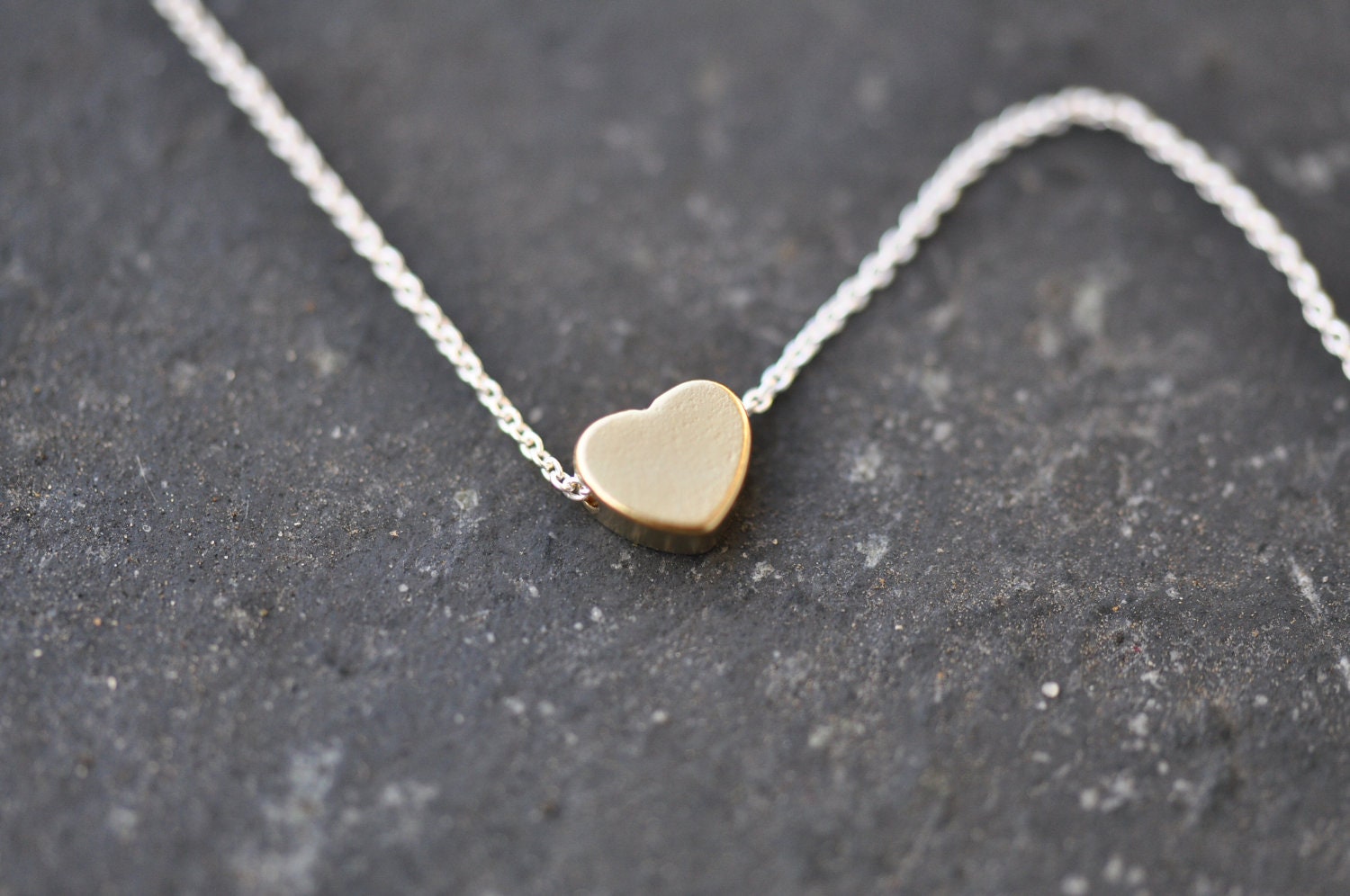 Winzige Goldherzhalskette, Gold - Und Silberherzhalskette, Mini-Goldherzhalskette Winzige Goldherzhalskette, Gold - Und Silberherzhalskette, Mini-Goldherzhalskette von LoveJewelryByJ