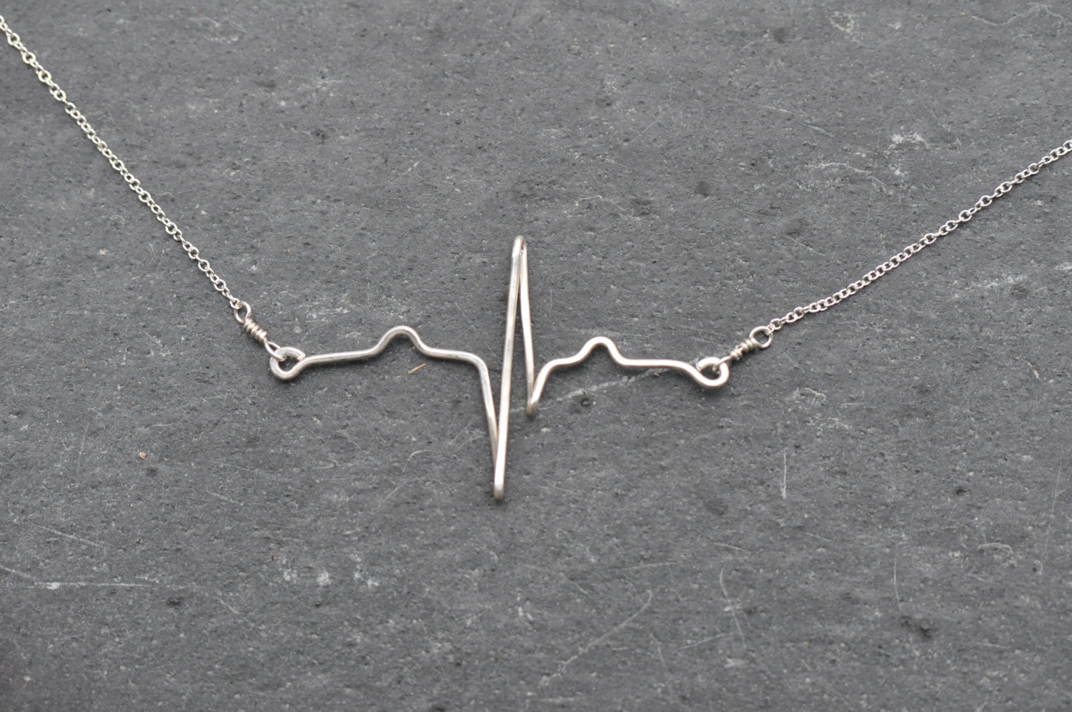 sterling Silber Custom Herz Schlagen Halskette - Ekg Schmuck, Halskette, Rn Geschenk sterling Silber Custom Herz Schlagen Halskette - Ekg Schmuck, Halskette, Rn Geschenk von LoveJewelryByJ