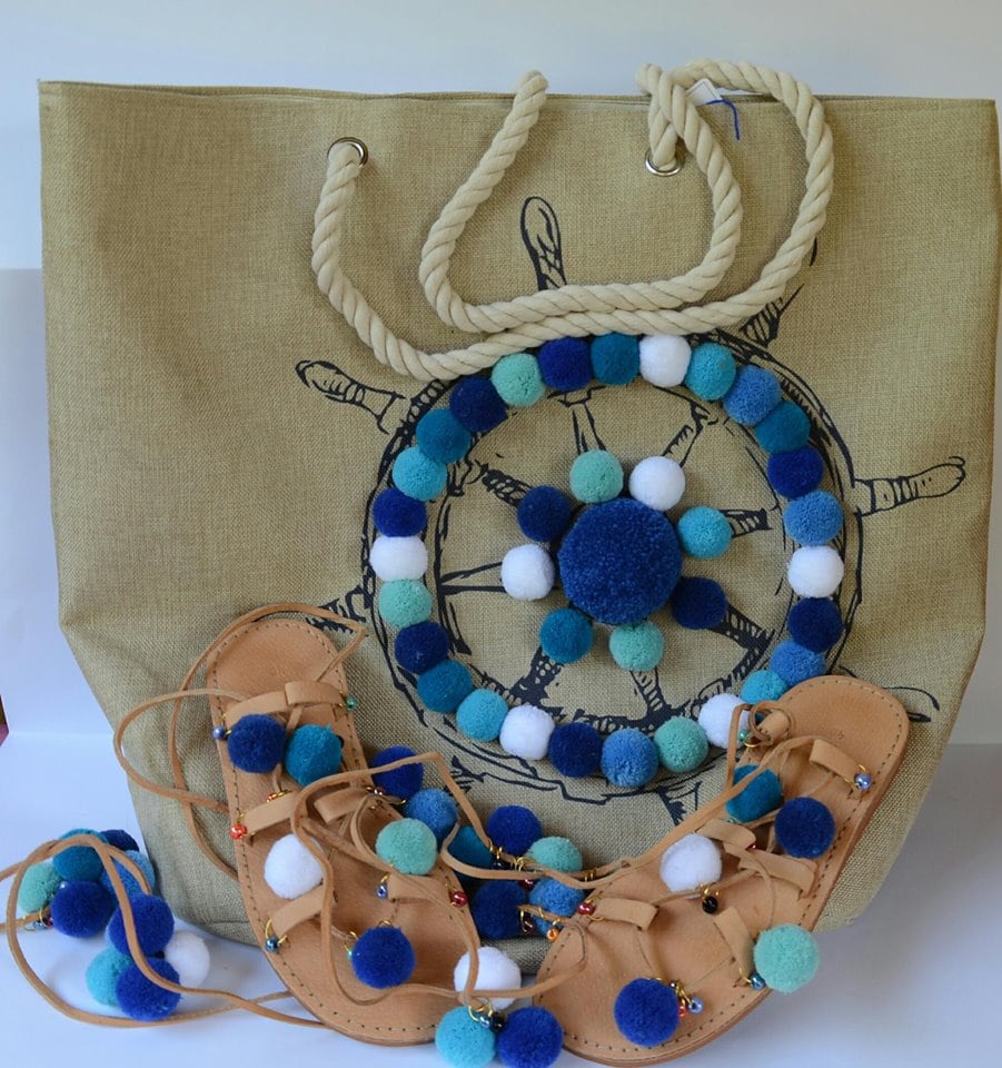 Set Aus Sandalen Mit Pompons Und Einer Strandtasche Set Aus Sandalen Mit Pompons Und Einer Strandtasche von LoveKulkowepomponyPL