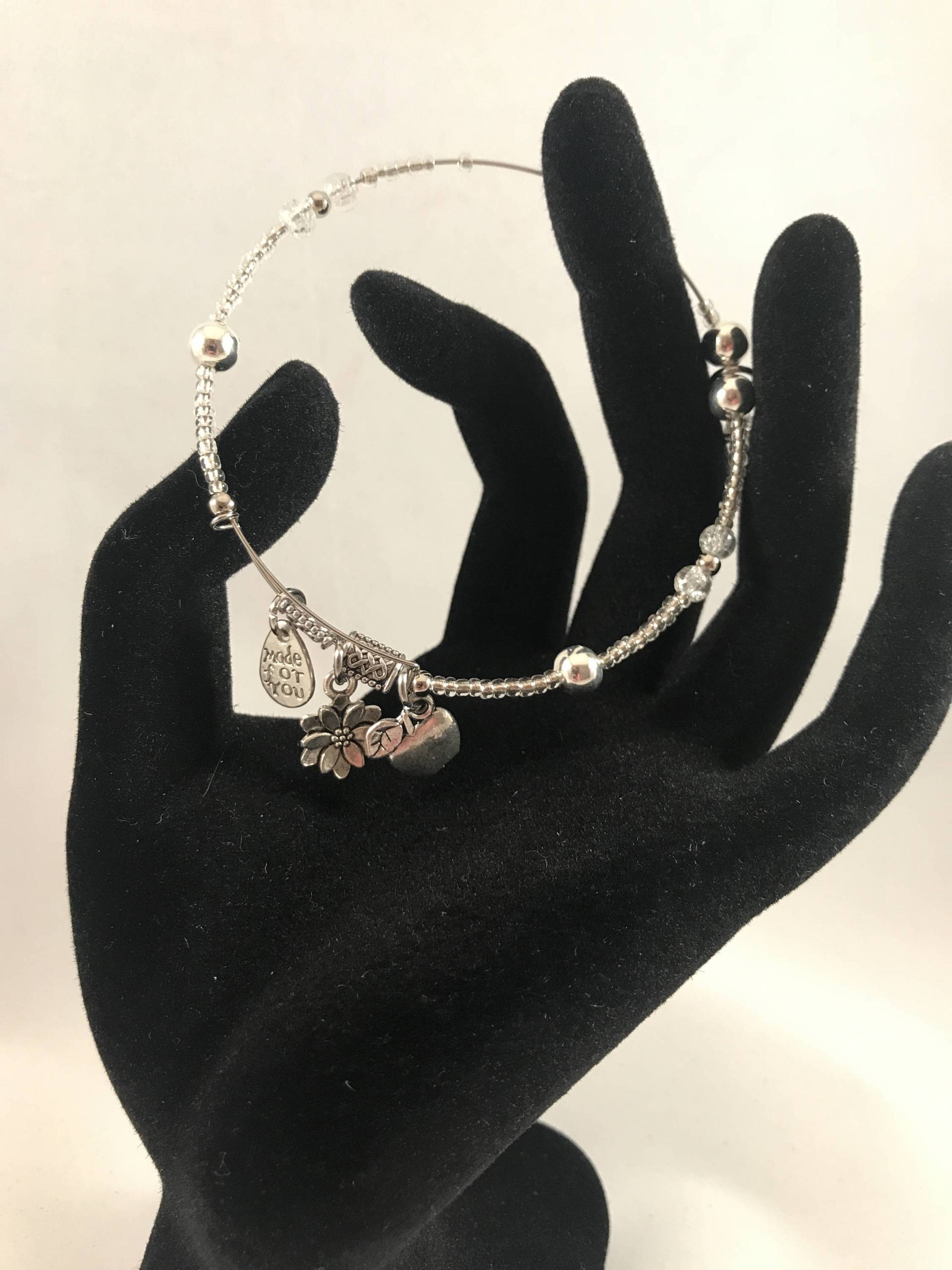 Silber Und Klare Kristall Perlen Single Stackable Memory Wire Armband - Klarer Strass, Just For You, Lotus Blume, Apfel Lehrer Geschenk von LoveLeeBling