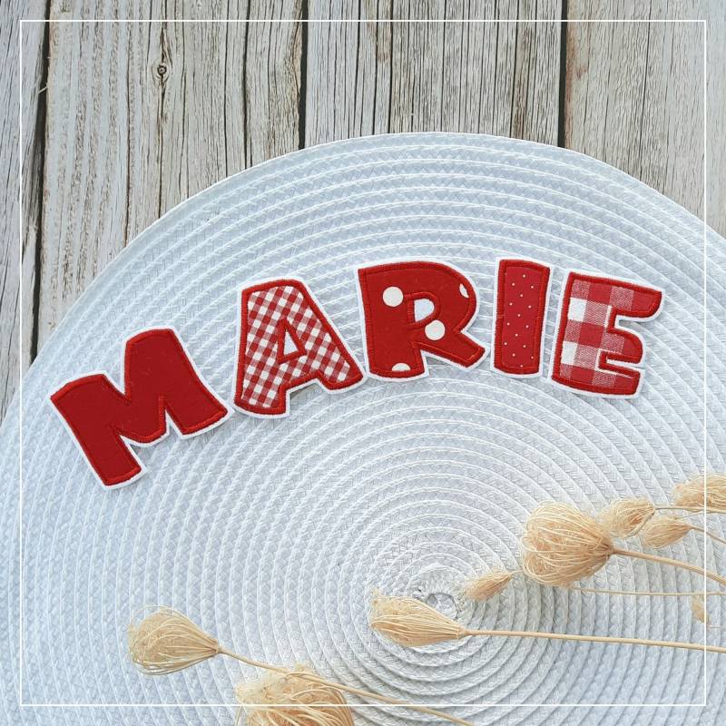Ab 7, 10 Euro Name Zum Aufbügeln in Rot Weiß, Ab 3 Buchstaben von LoveLettersST