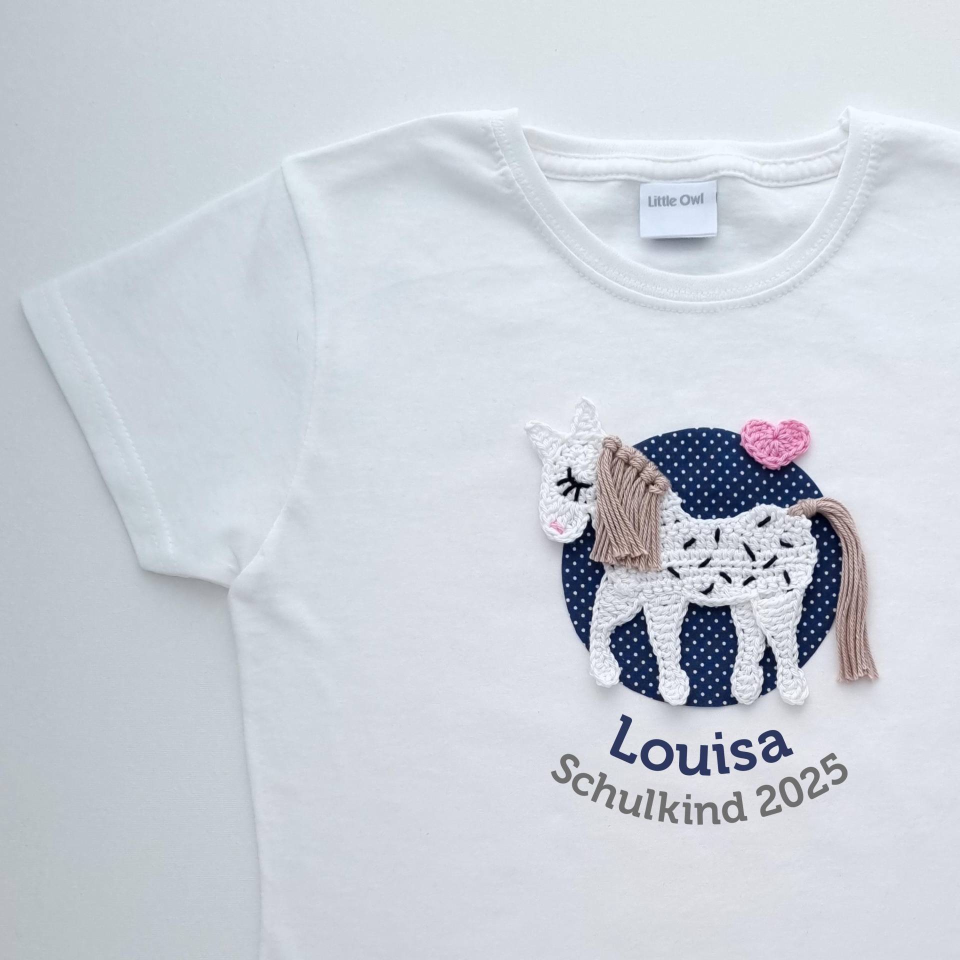 Schulkind Shirt Mit Pferd Für Mädchen, T-Shirt Einschulung Namen von LoveLittleOwl